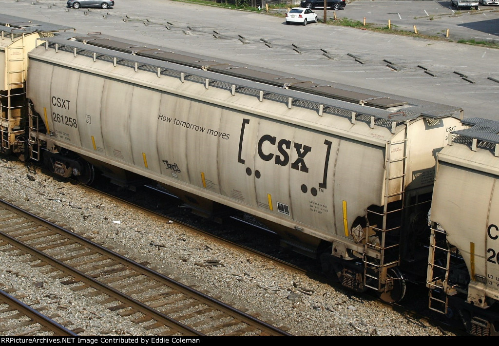 CSXT 261258